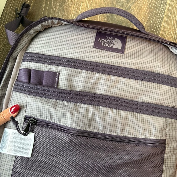 NEW North Face Base Camp Purple Voyager Travel Pack - Picture 7 of 12
